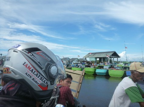 this is not the 1st time my Lil G travel on a rakit.
hahaha