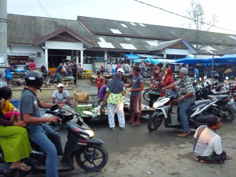 ride through market.
just ride and buy